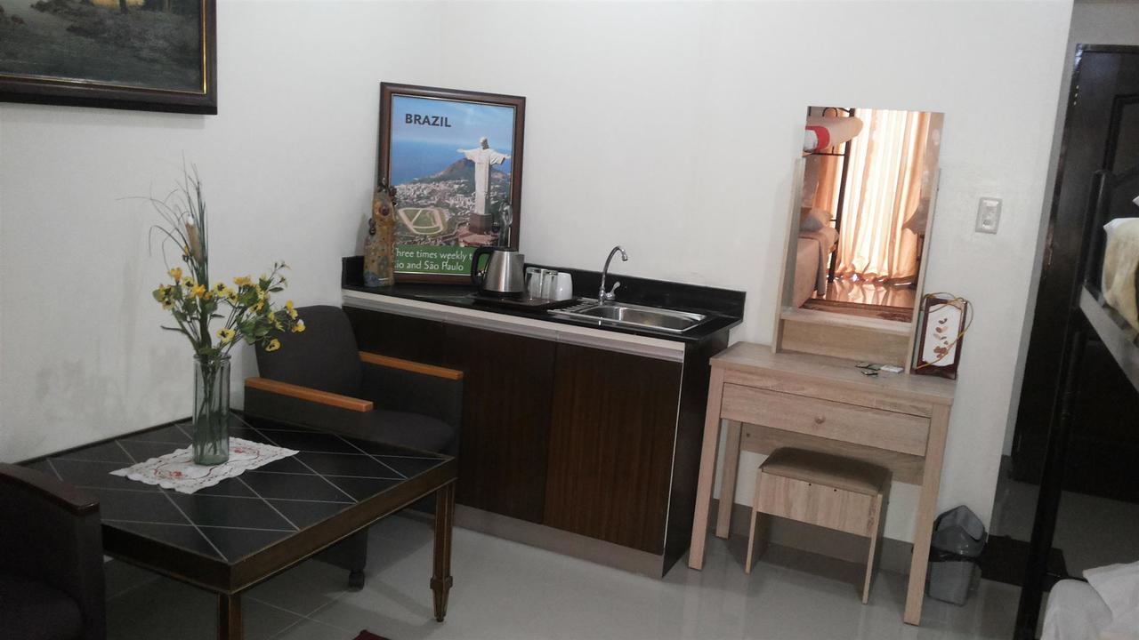 Kassel Del Amor Transit Airport Lodge Paranaque City Eksteriør bilde